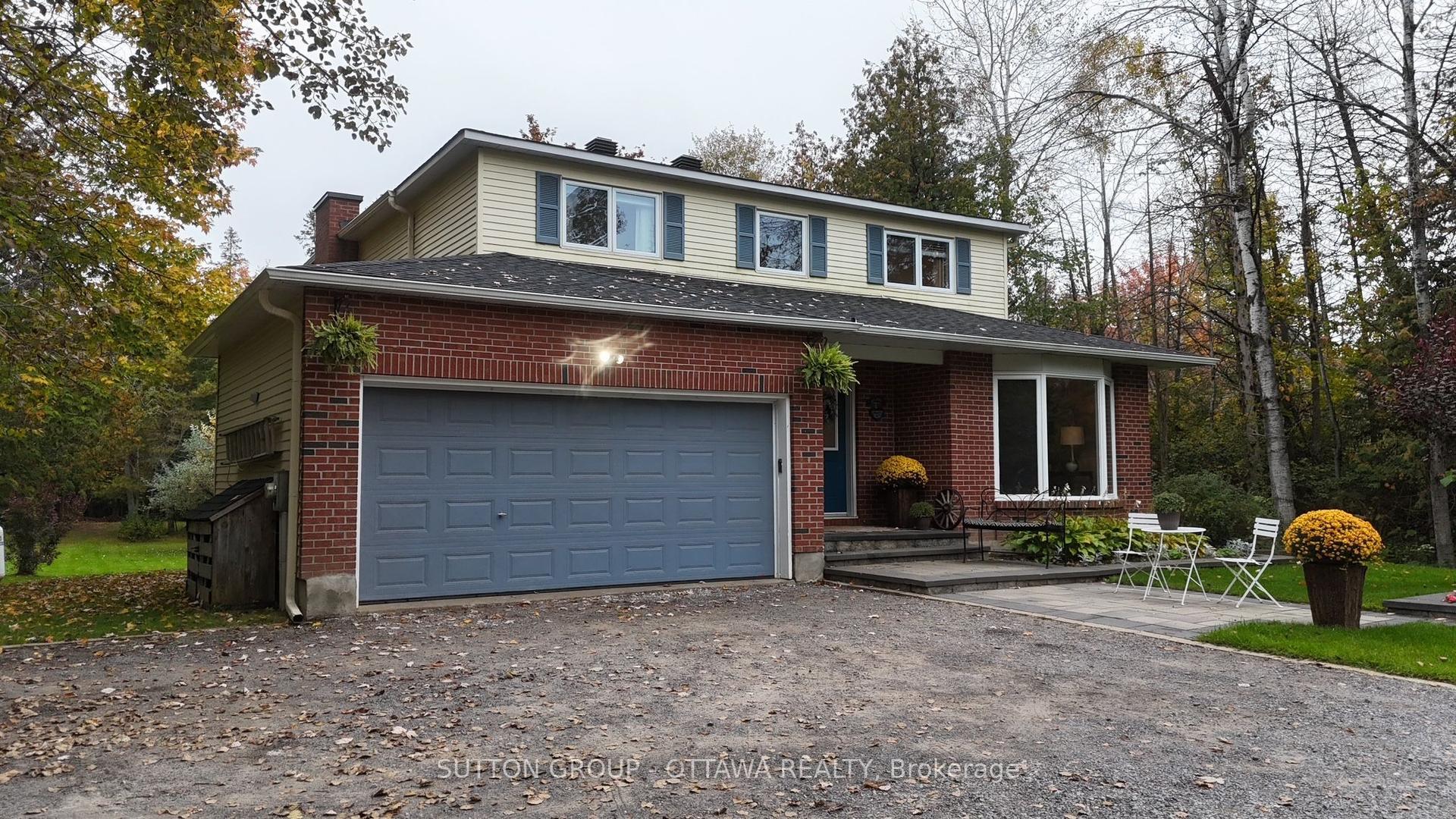 2954 Richardson Side Road, Carp - Huntley Ward — Detached for sale, photo 1