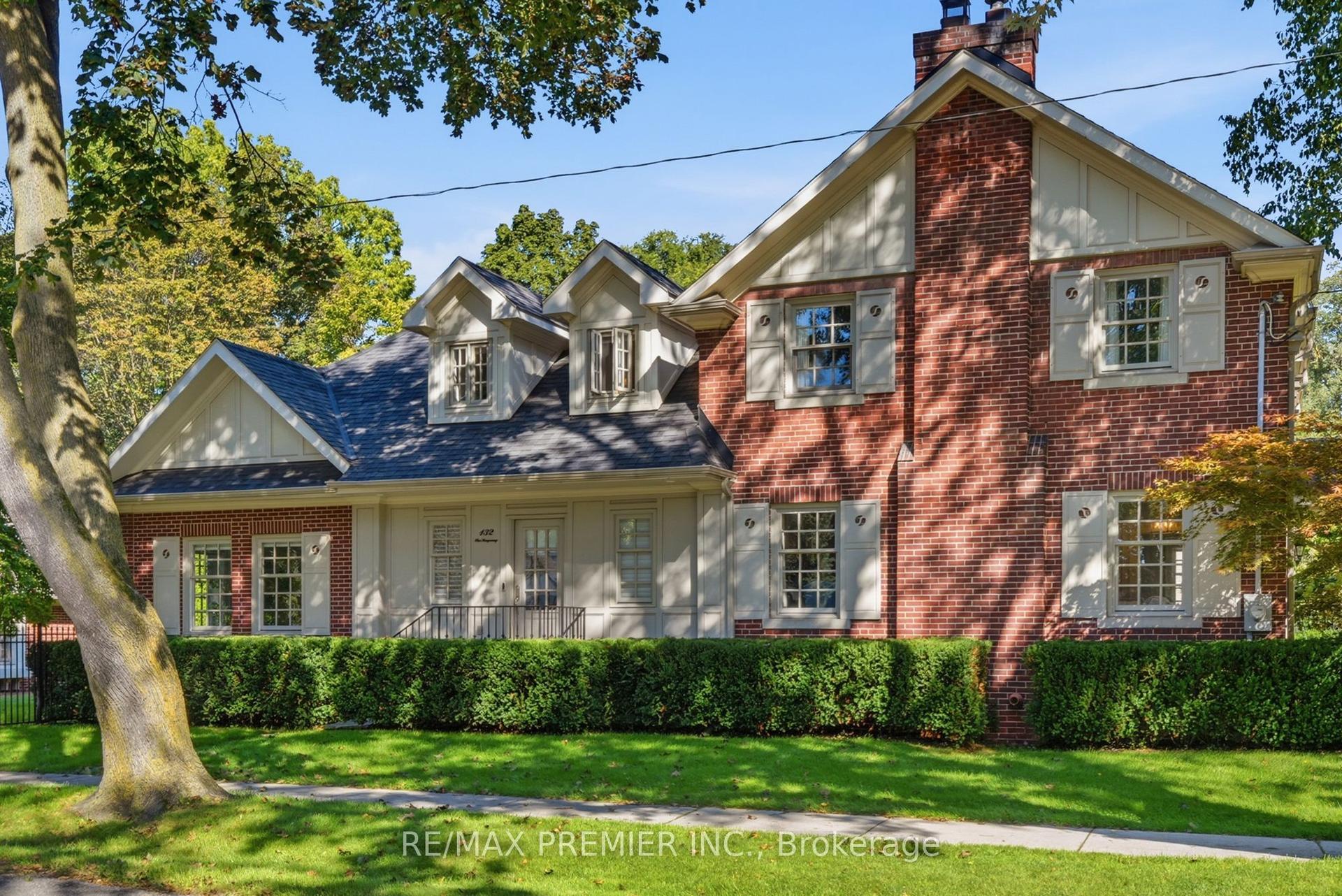 132 The Kingsway, Toronto — Detached for sale, photo 1