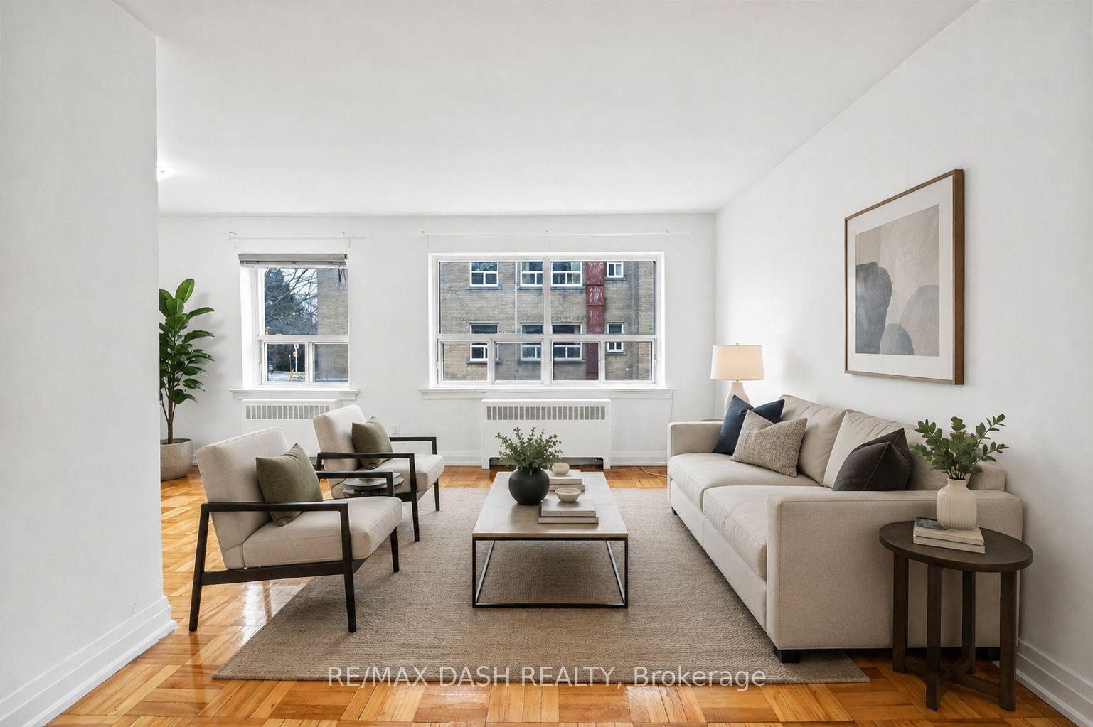 69 Old Mill Terrace 18 #18, Toronto — Multiplex for lease, photo 1