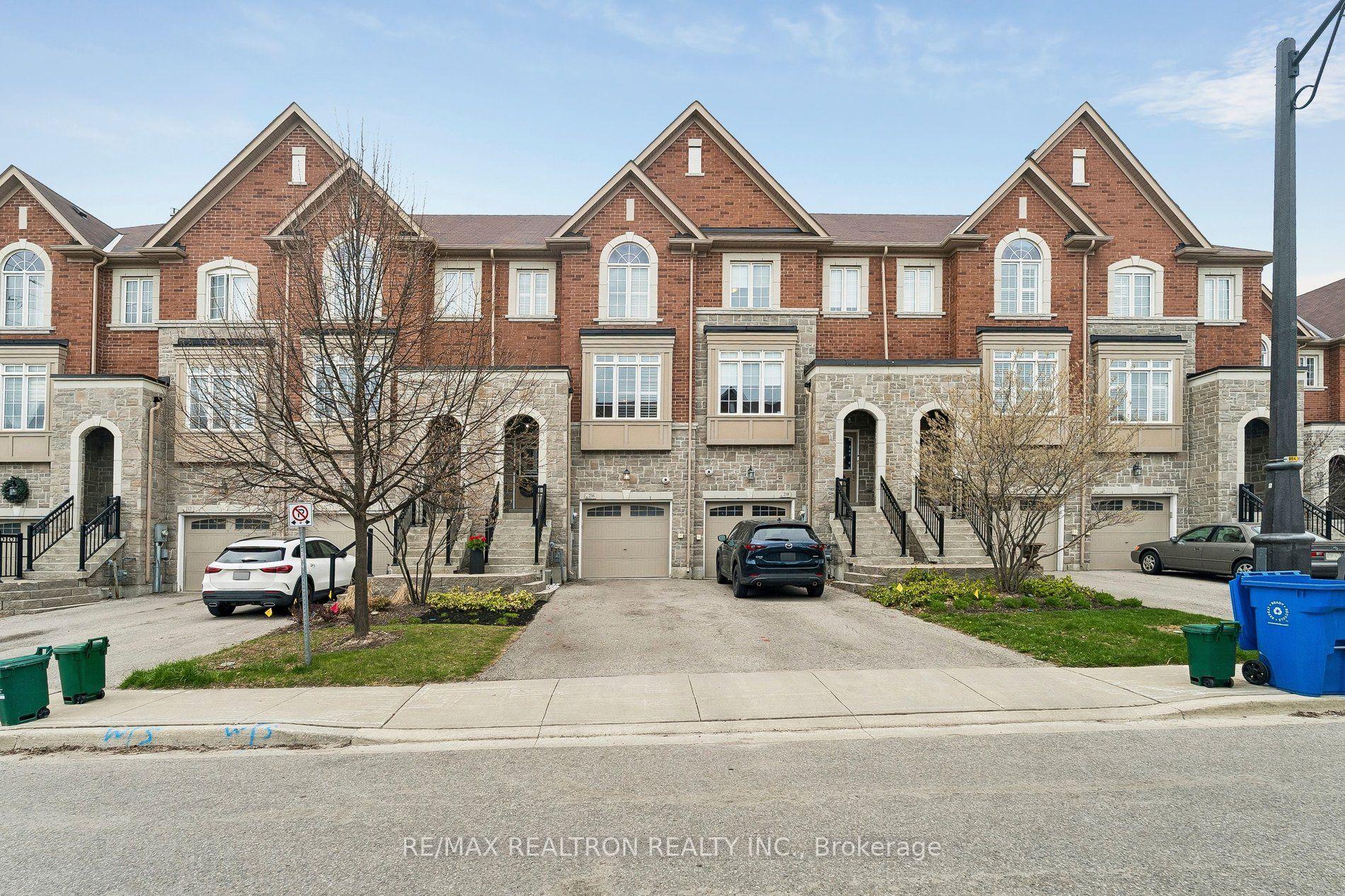 216 Appleton Court — photo 1