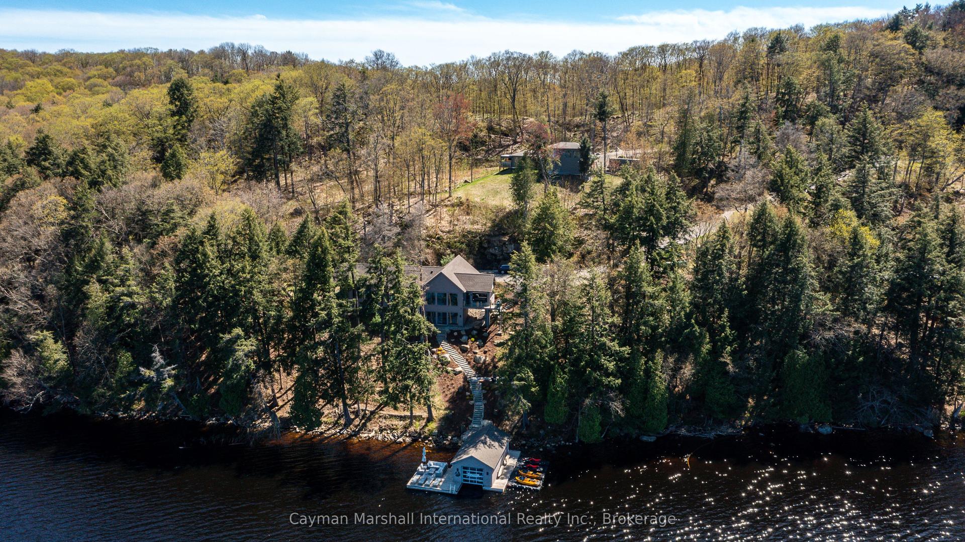 124 Claren Crescent — photo 1