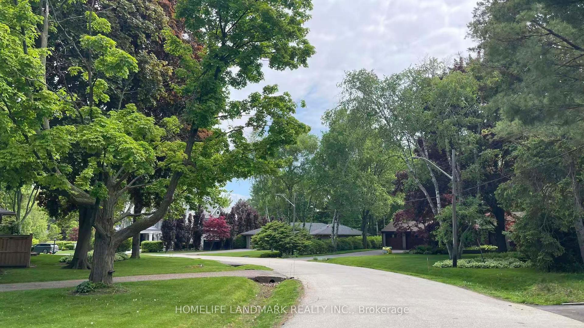 1556 Crestview Avenue — photo 1