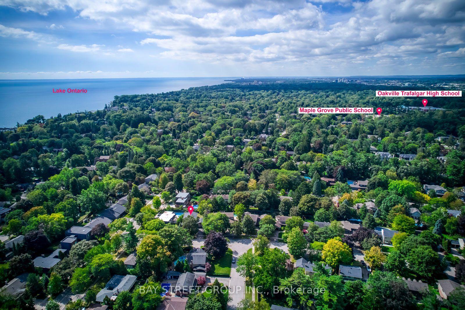 216 Beechfield Road, Oakville — Detached for sale, photo 1
