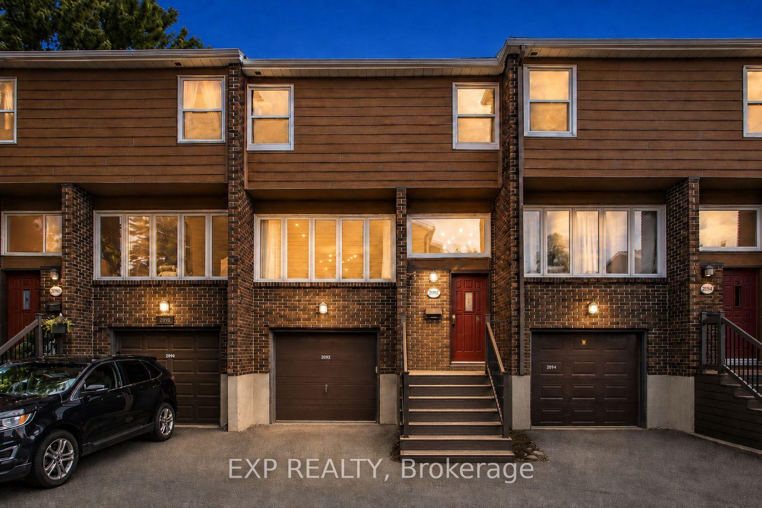2092 Eric Crescent, Cyrville - Carson Grove - Pineview — Condo Town for sale, photo 1