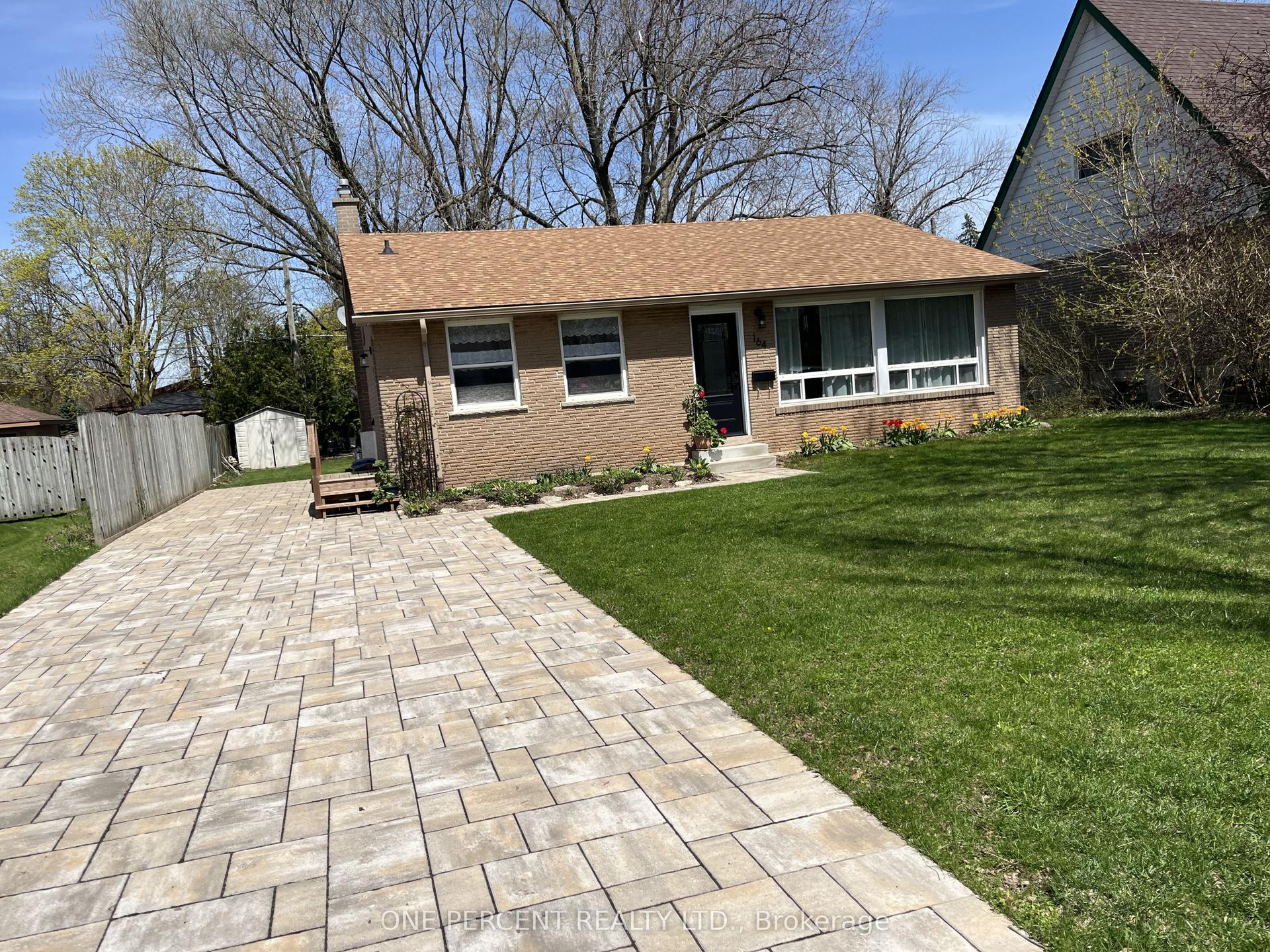 164 Redford Crescent — photo 1