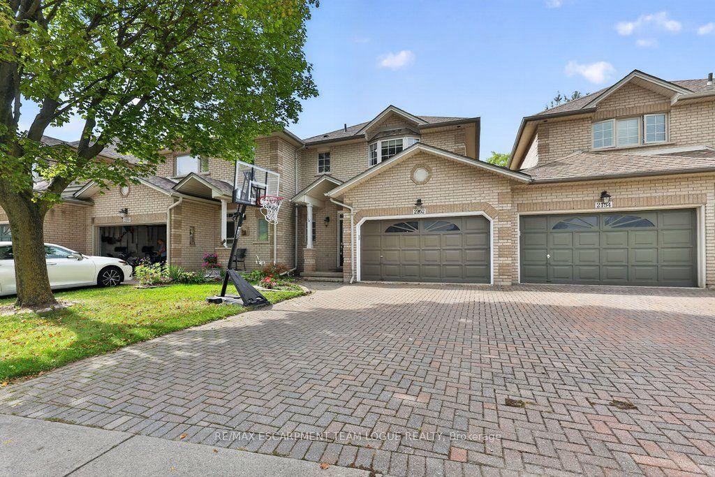 2152 GREENWAY Terrace, Burlington — Townhouse for sale, photo 1