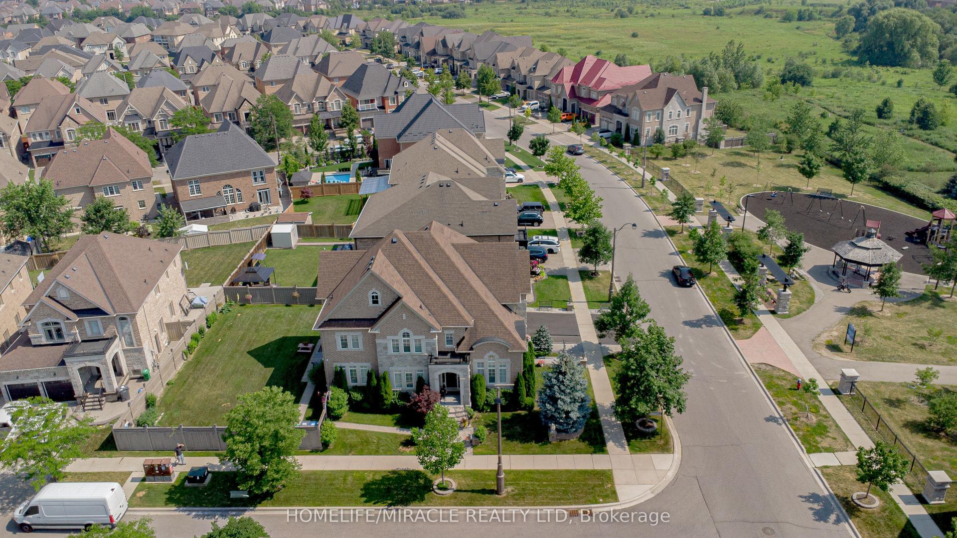37 Degrey Drive, Brampton — Detached for sale, photo 1