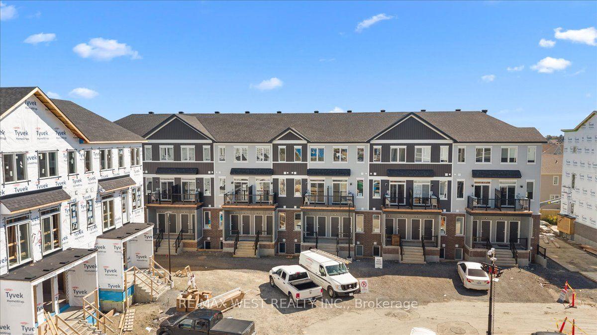 755 Utopie Private, Orleans - Convent Glen and Area — Condo Town for lease, photo 1