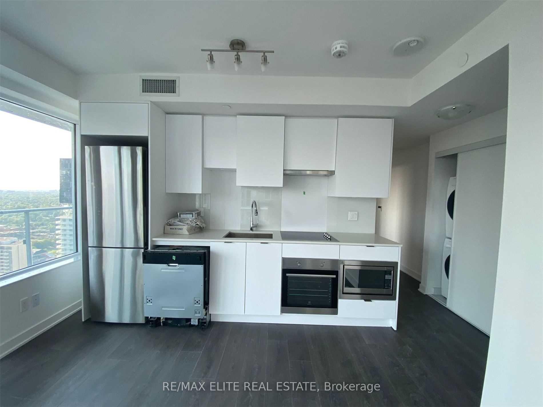99 Broadway Avenue 3209 #3209, Toronto — Condo for lease, photo 1