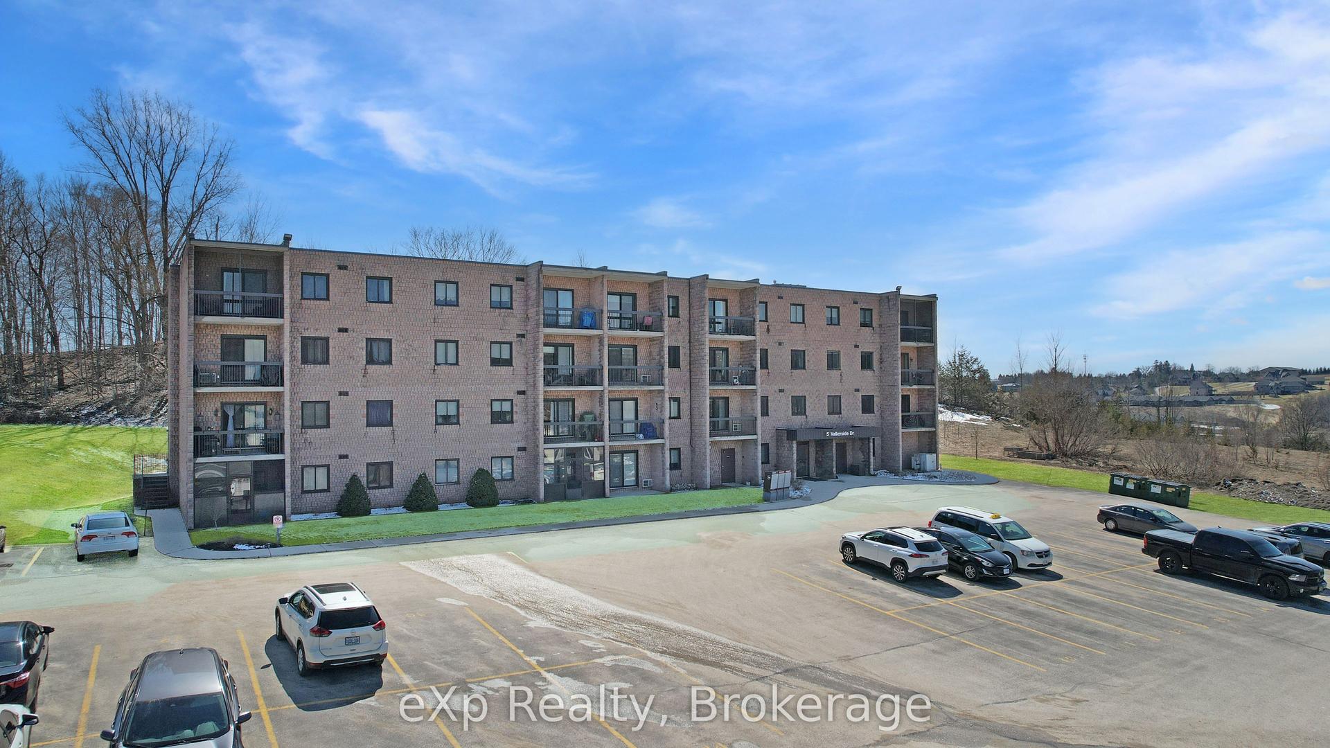 5 Valleyside Drive 402 #402 — photo 1