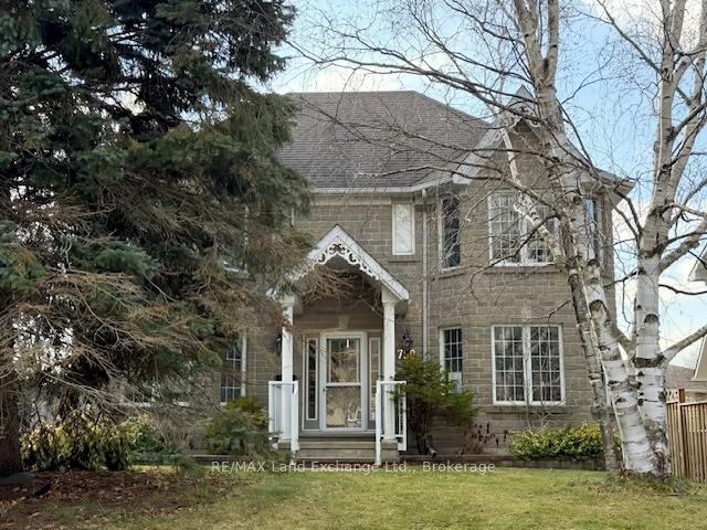 750 McPherson Crescent — photo 1