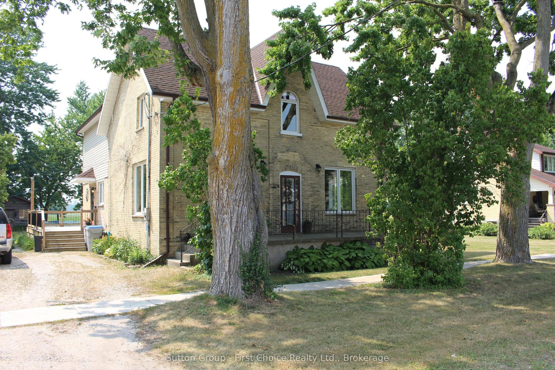 30 King Street N — photo 1
