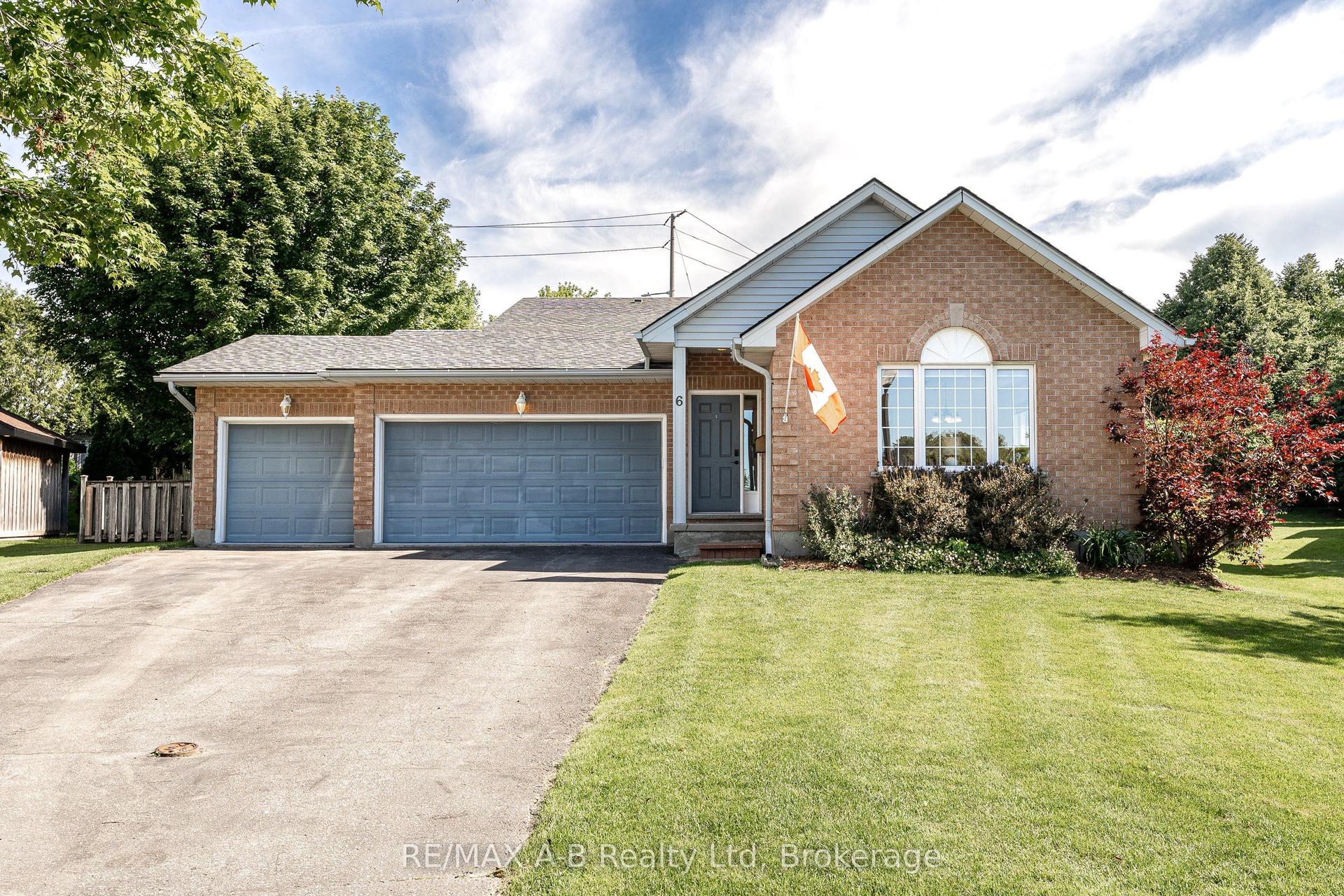 6 Meadowridge Court — photo 1
