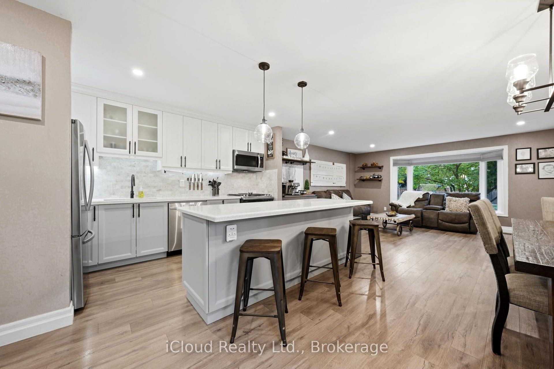 2324 Coldstream Drive, Burlington — Semi-Detached for sale, photo 1