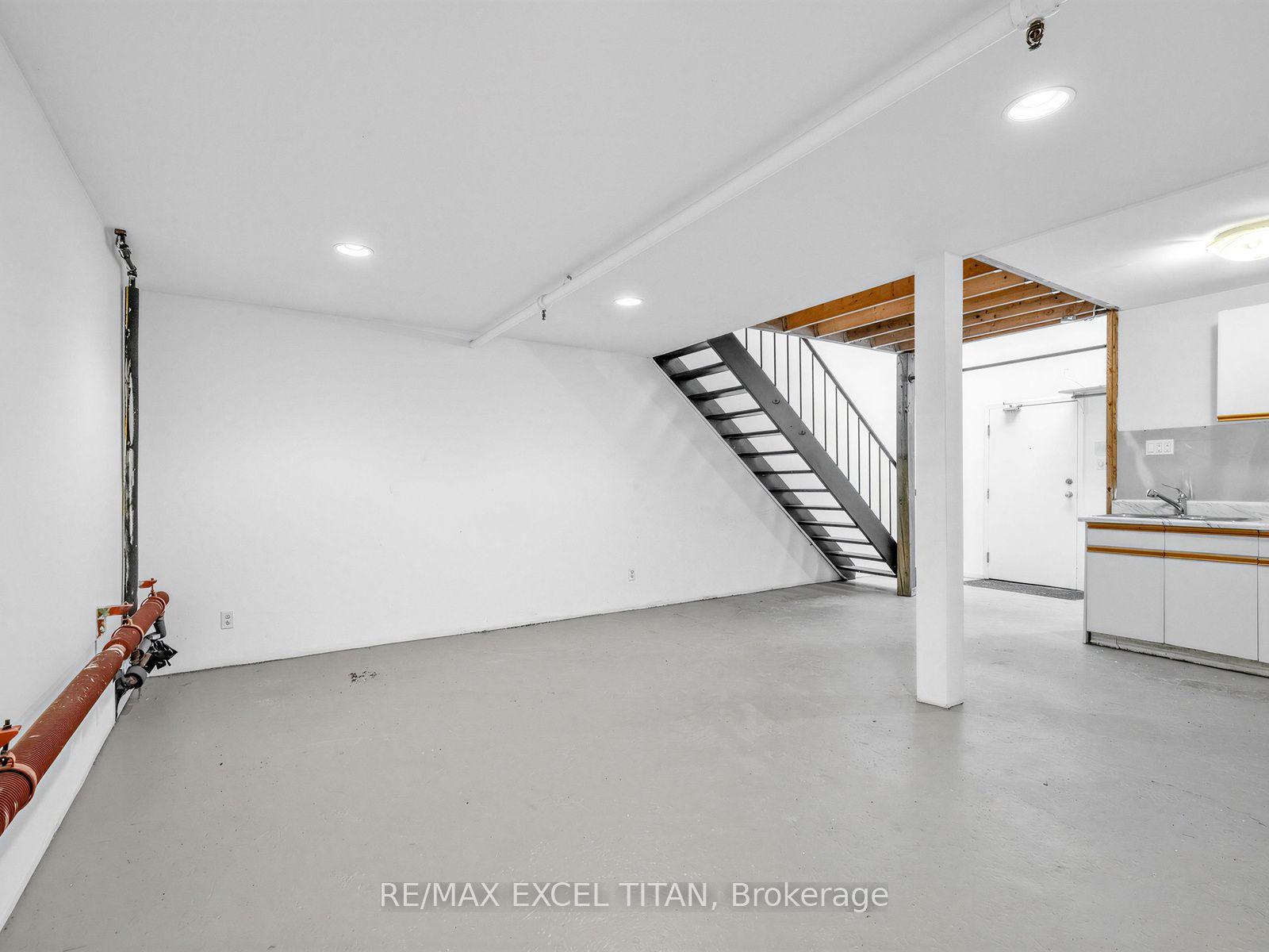 227 Sterling Road E 202 #202, Toronto — Condo for lease, photo 1