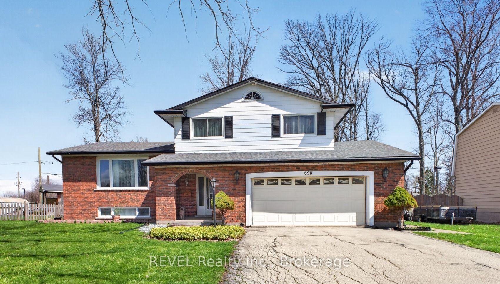 698 Daytona Drive — photo 1