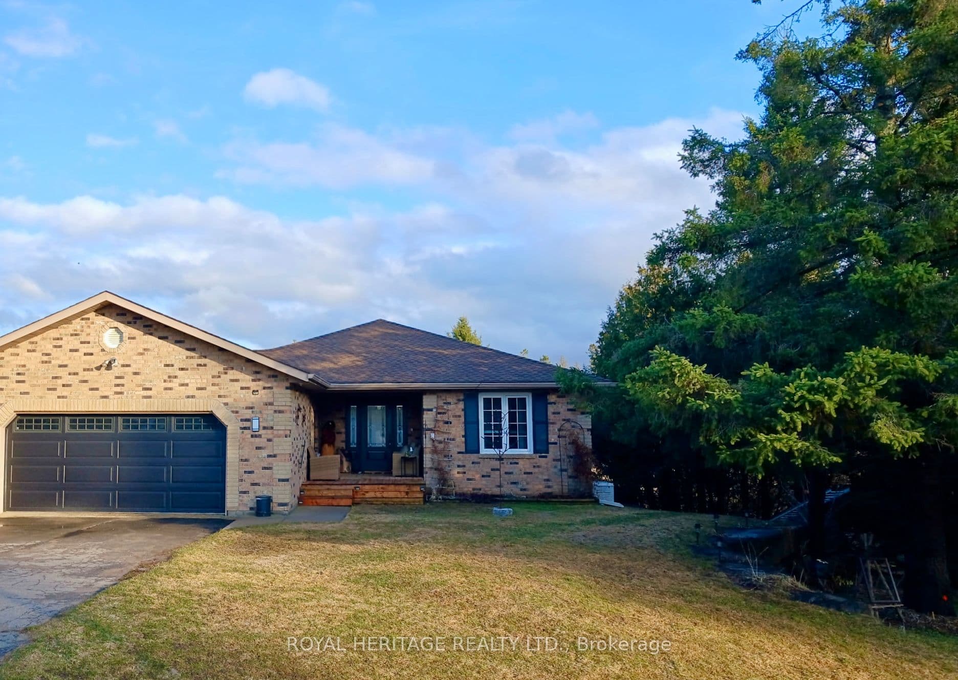 205 Pirates Glen Drive — photo 1