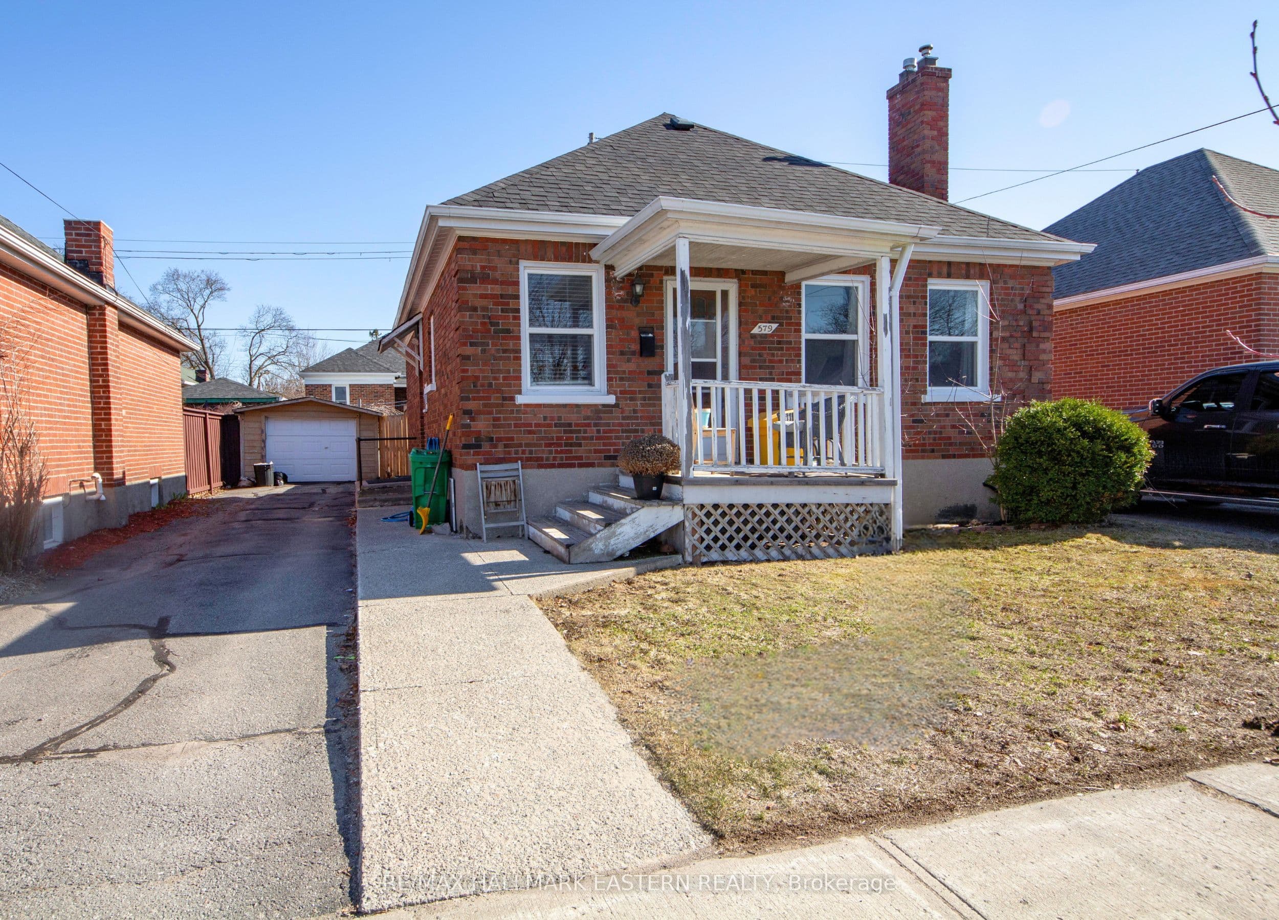 579 McCannan Avenue — photo 1