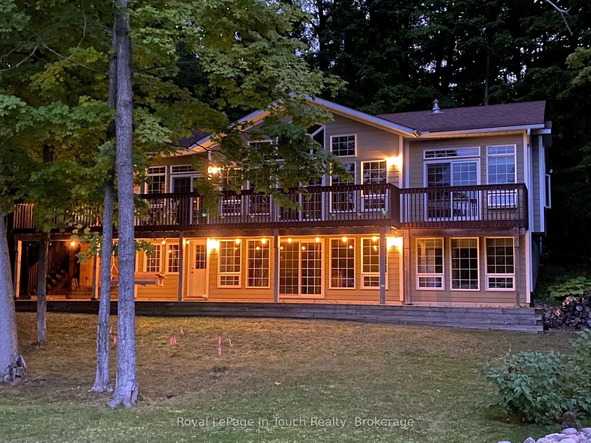 157 Farlain Lake Road W — photo 1