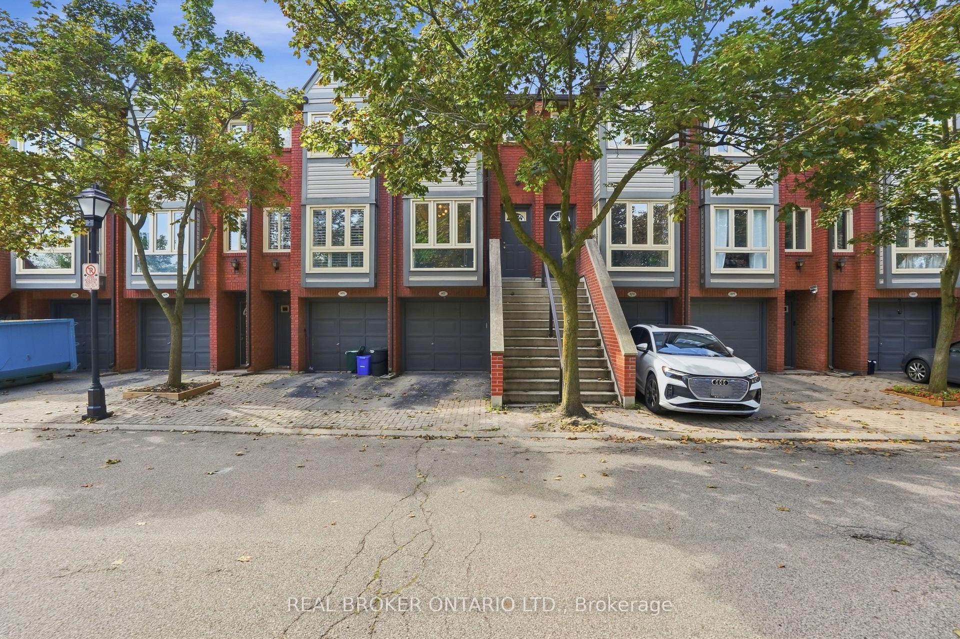 895 Maple Avenue 407 #407, Burlington — Condo Town for sale, photo 1
