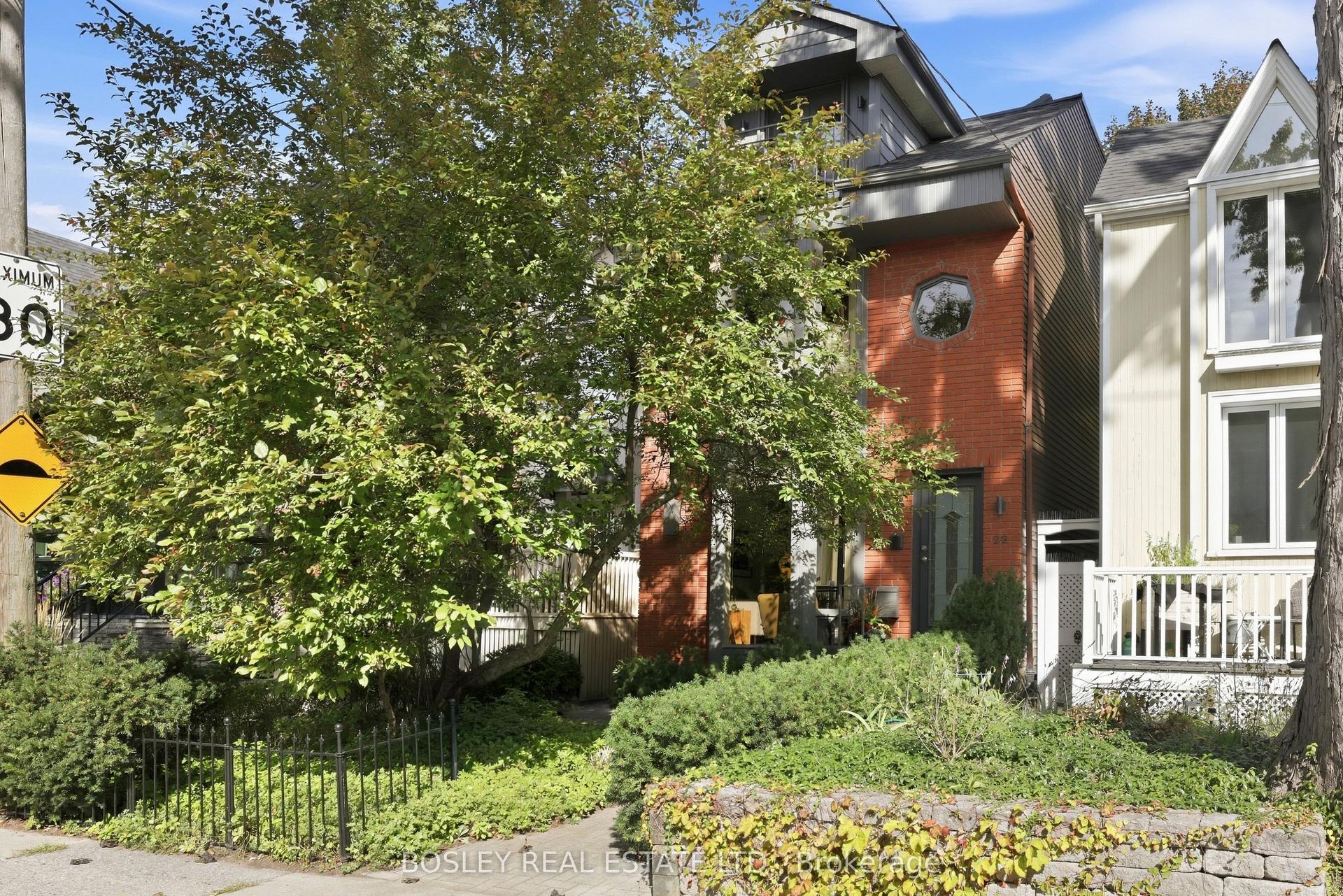 22 Cavell Avenue, Toronto — Detached for sale, photo 1