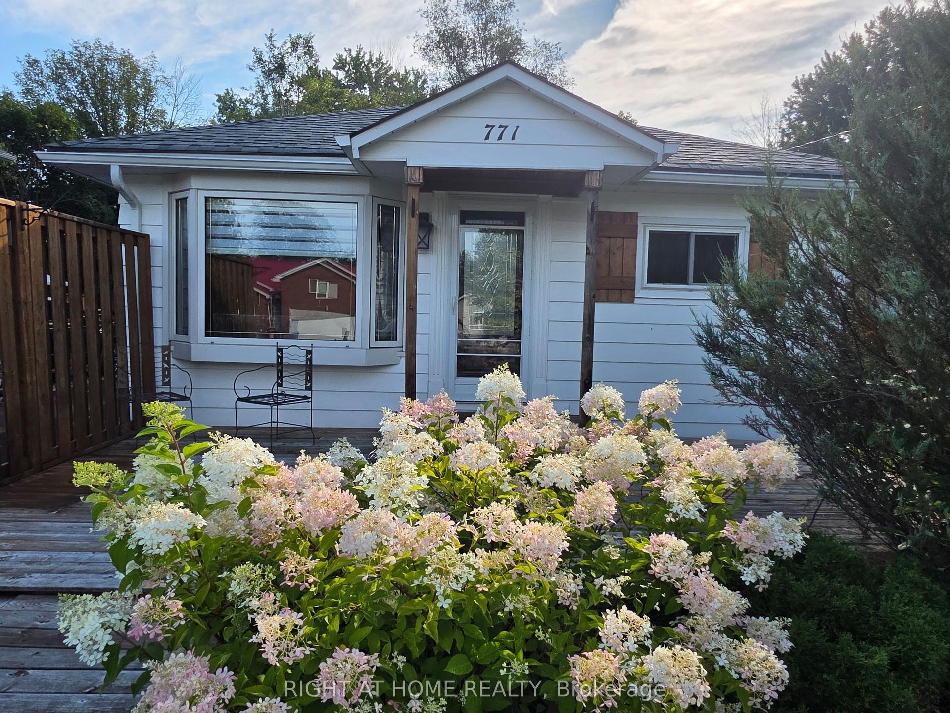 771 Third Avenue, Georgina — Detached for lease, photo 1