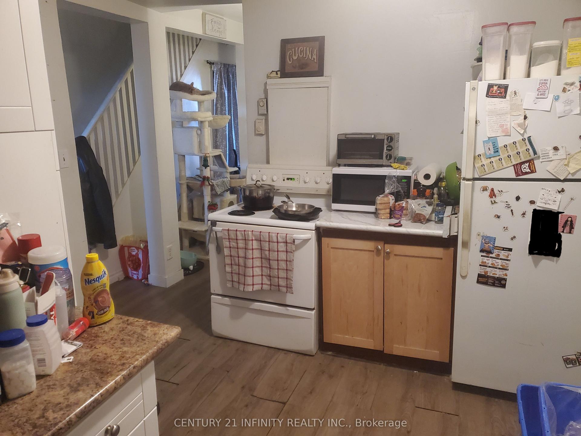 134 Simcoe Street S 2 #2, Oshawa — Multiplex for lease, photo 1