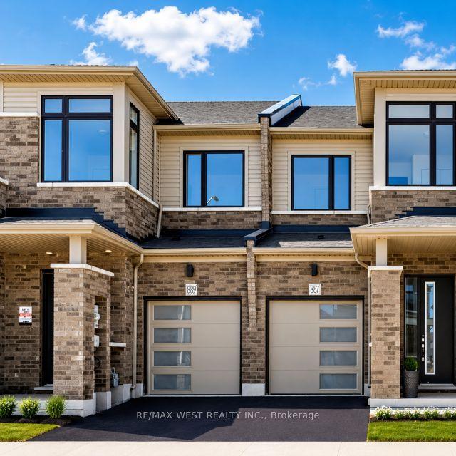 889 Douro Street, Stratford — Townhouse for lease, photo 1