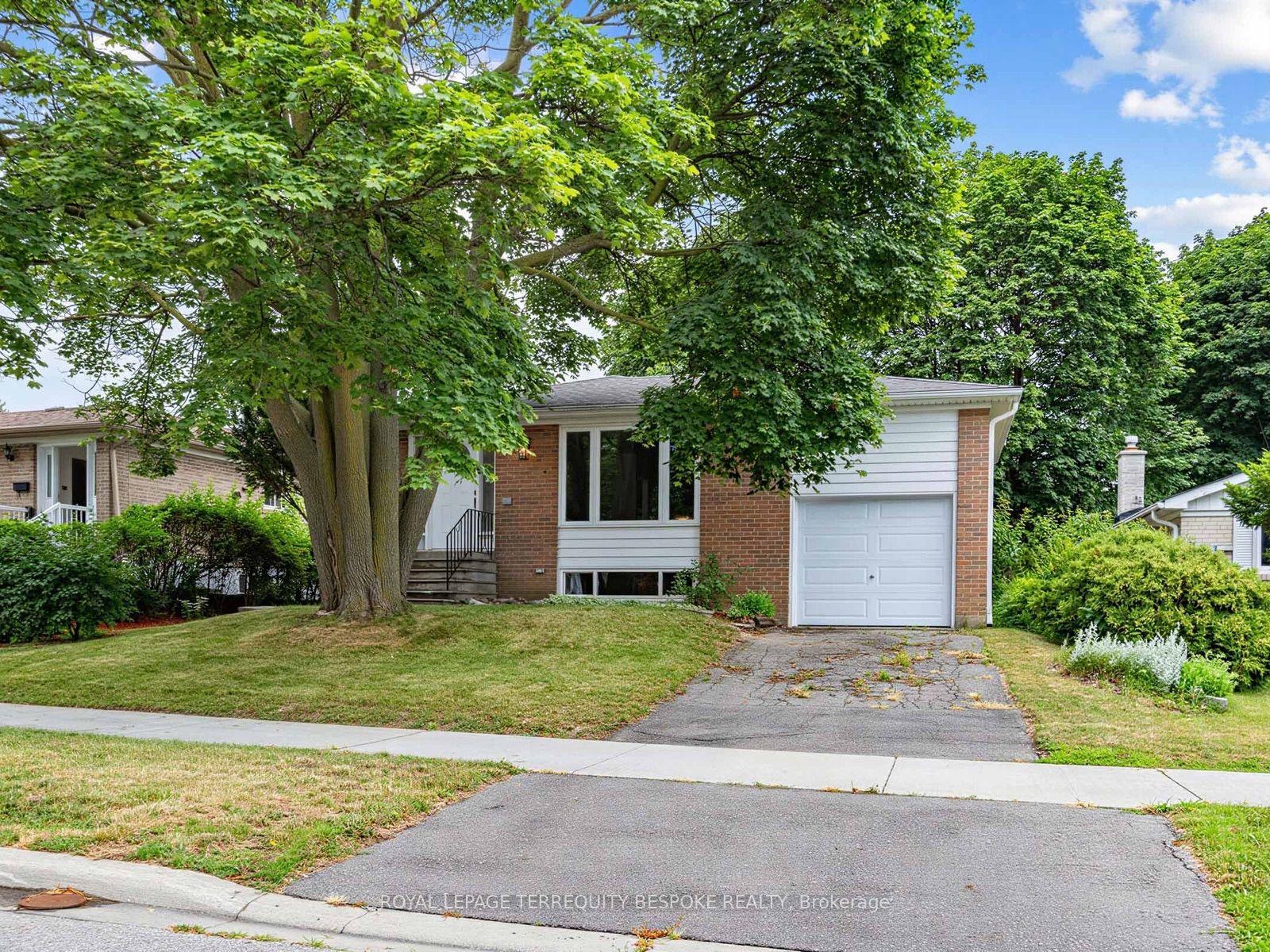 9 Midcroft Drive, Toronto — Detached for sale, photo 1