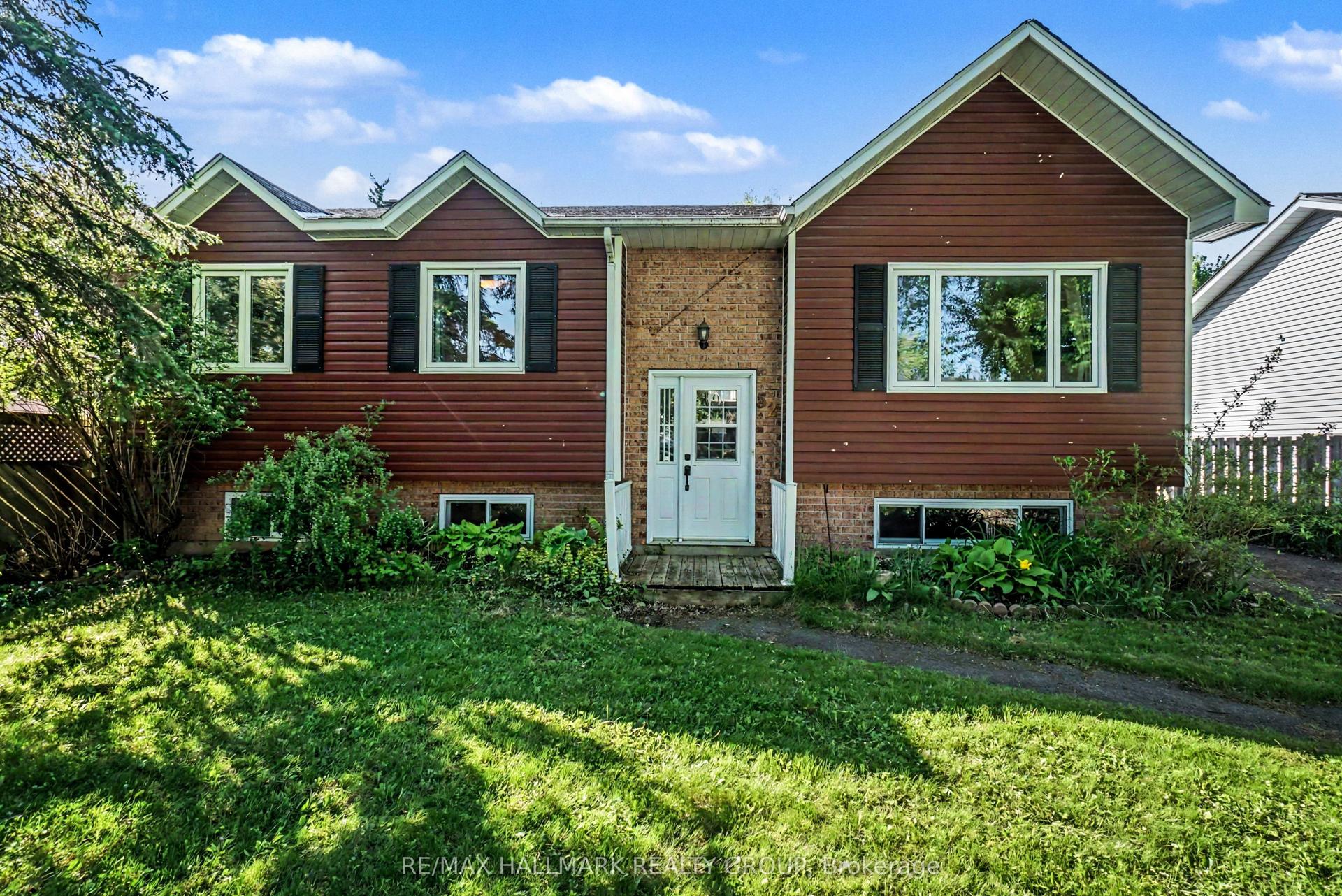 52 Castlebeau Street, Russell — Detached for sale, photo 1