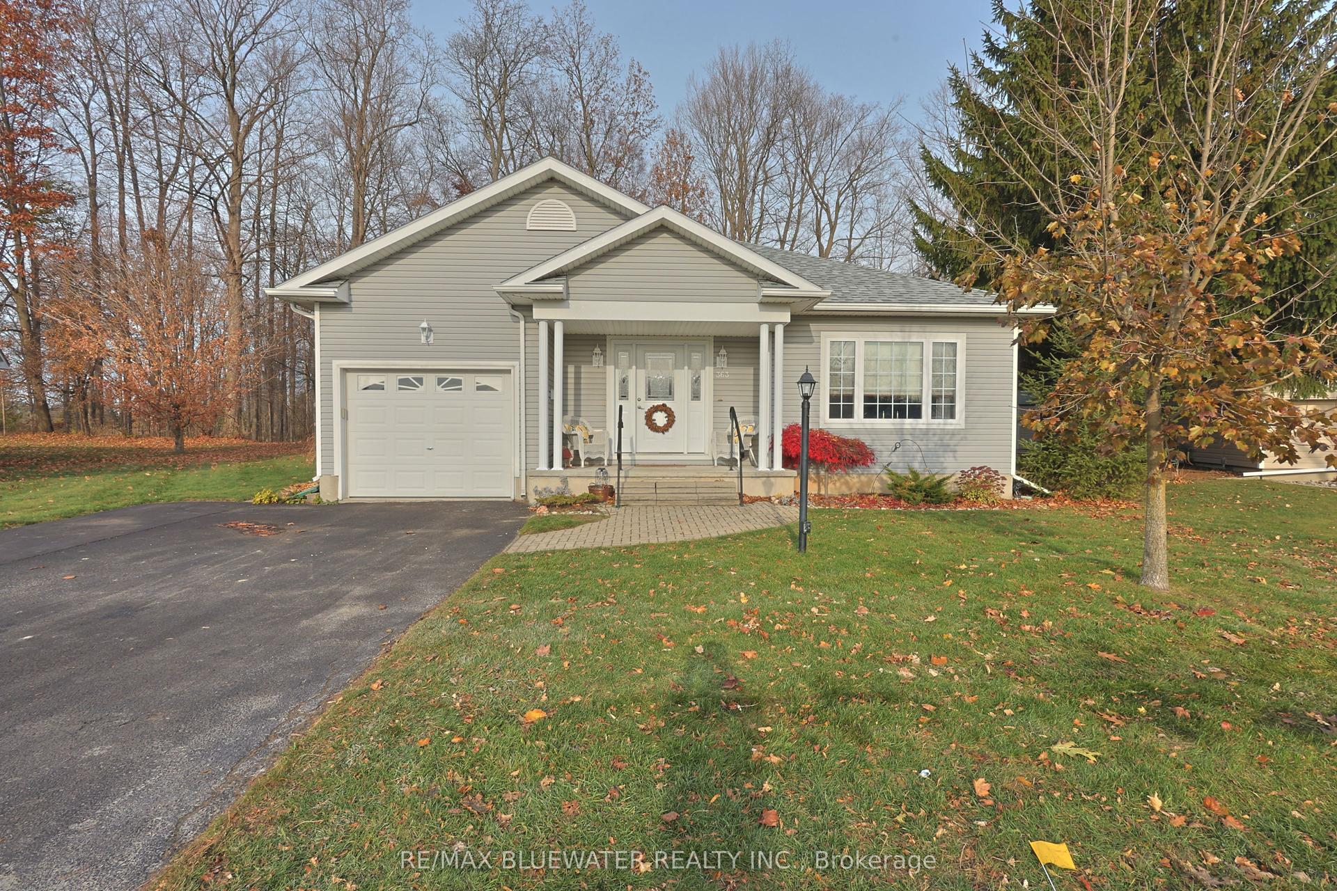363 Shannon Boulevard — photo 1