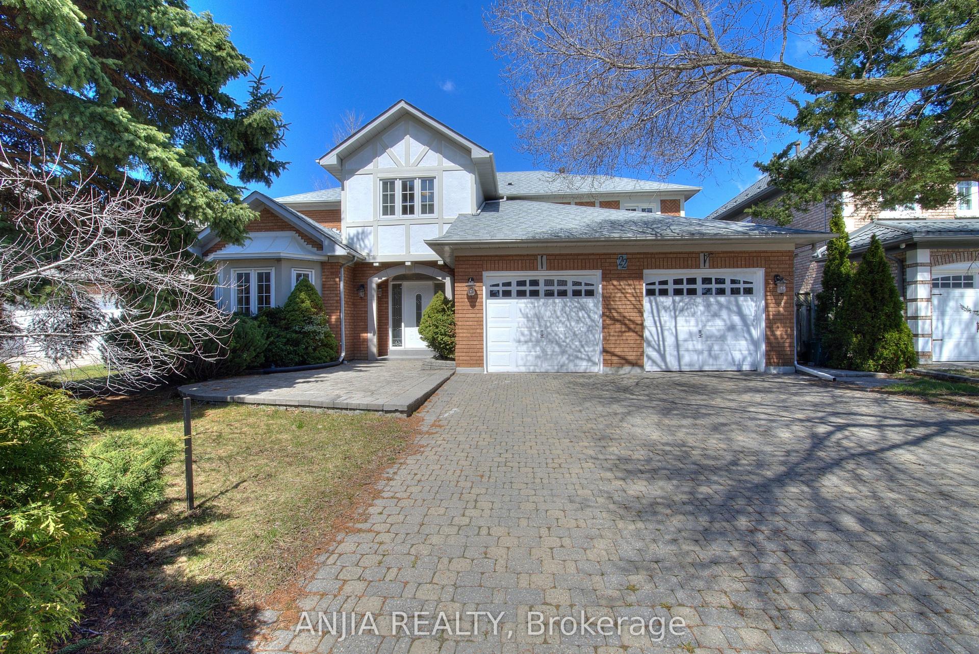 22 Chiltern Hill, Richmond Hill — Detached for sale, photo 1