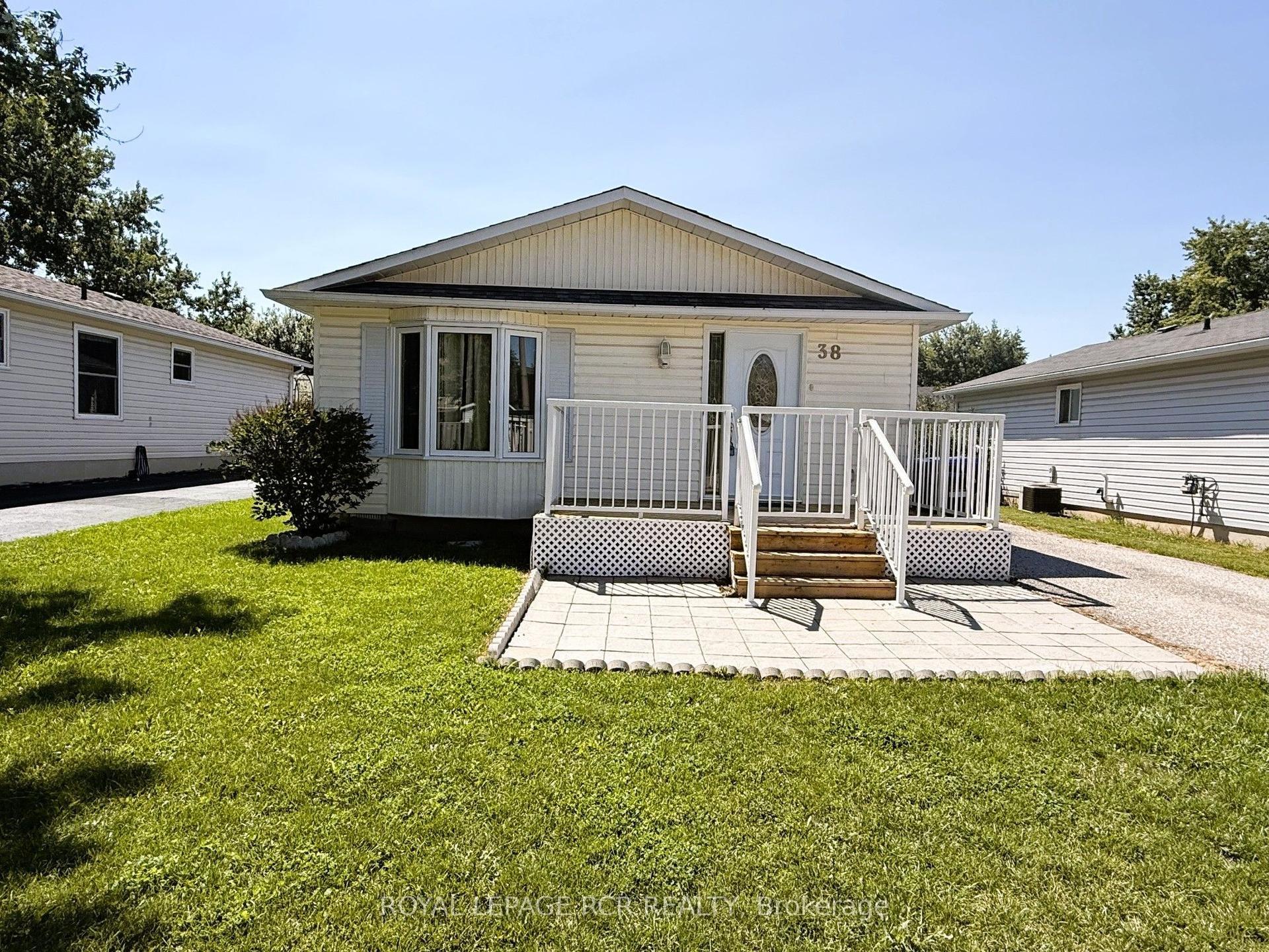 38 Royal Oak Drive, Innisfil — Detached for sale, photo 1