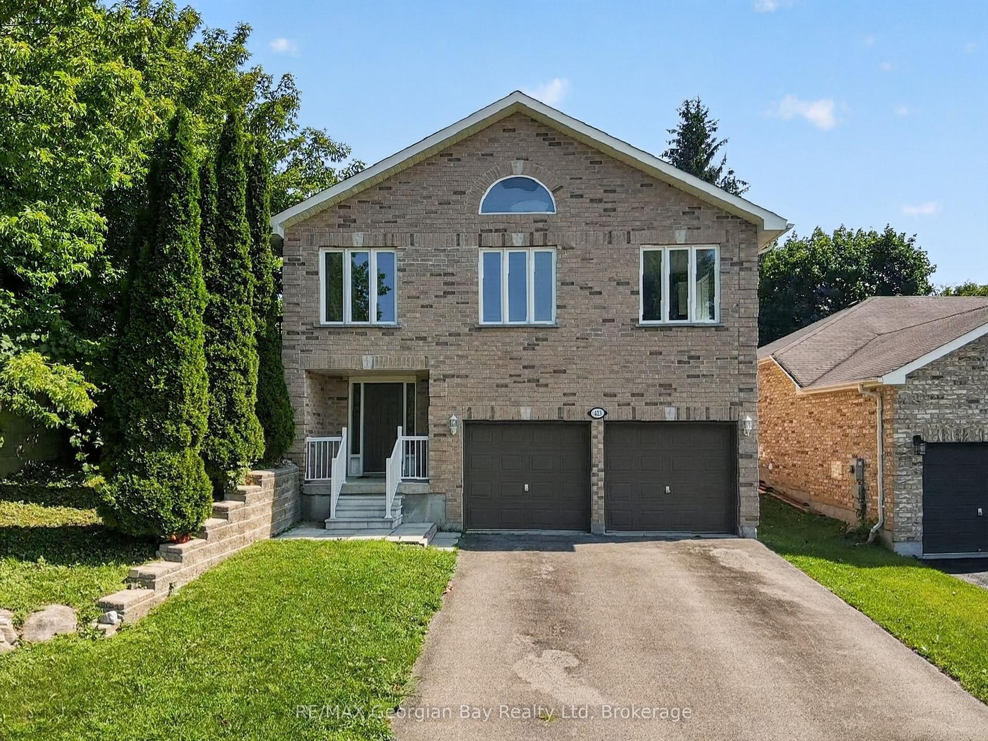 423 Irwin Street, Midland — Detached for sale, photo 1