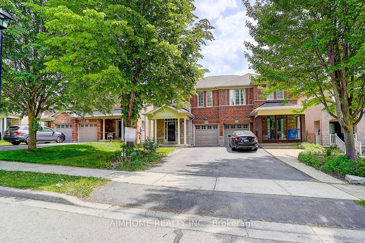 969 Oaktree Crescent — photo 1