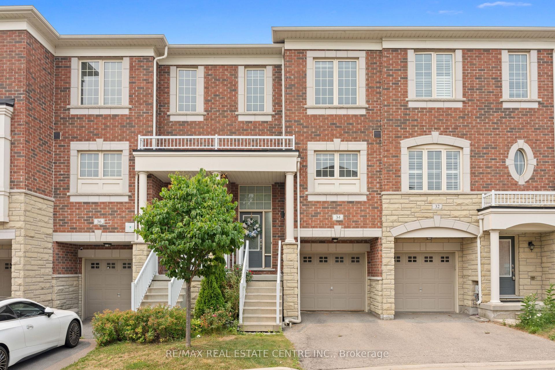 34 Aspen Hills Road, Brampton — Condo Town for sale, photo 1