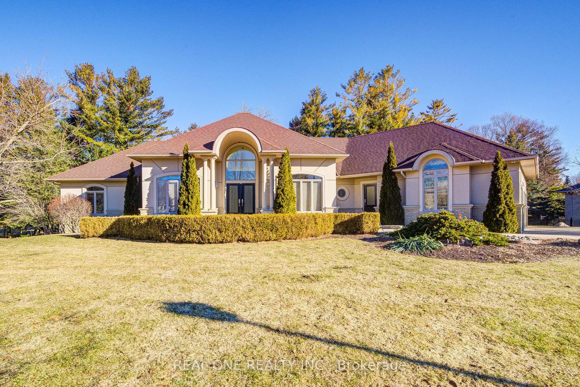 24 Maplehyrn Avenue — photo 1