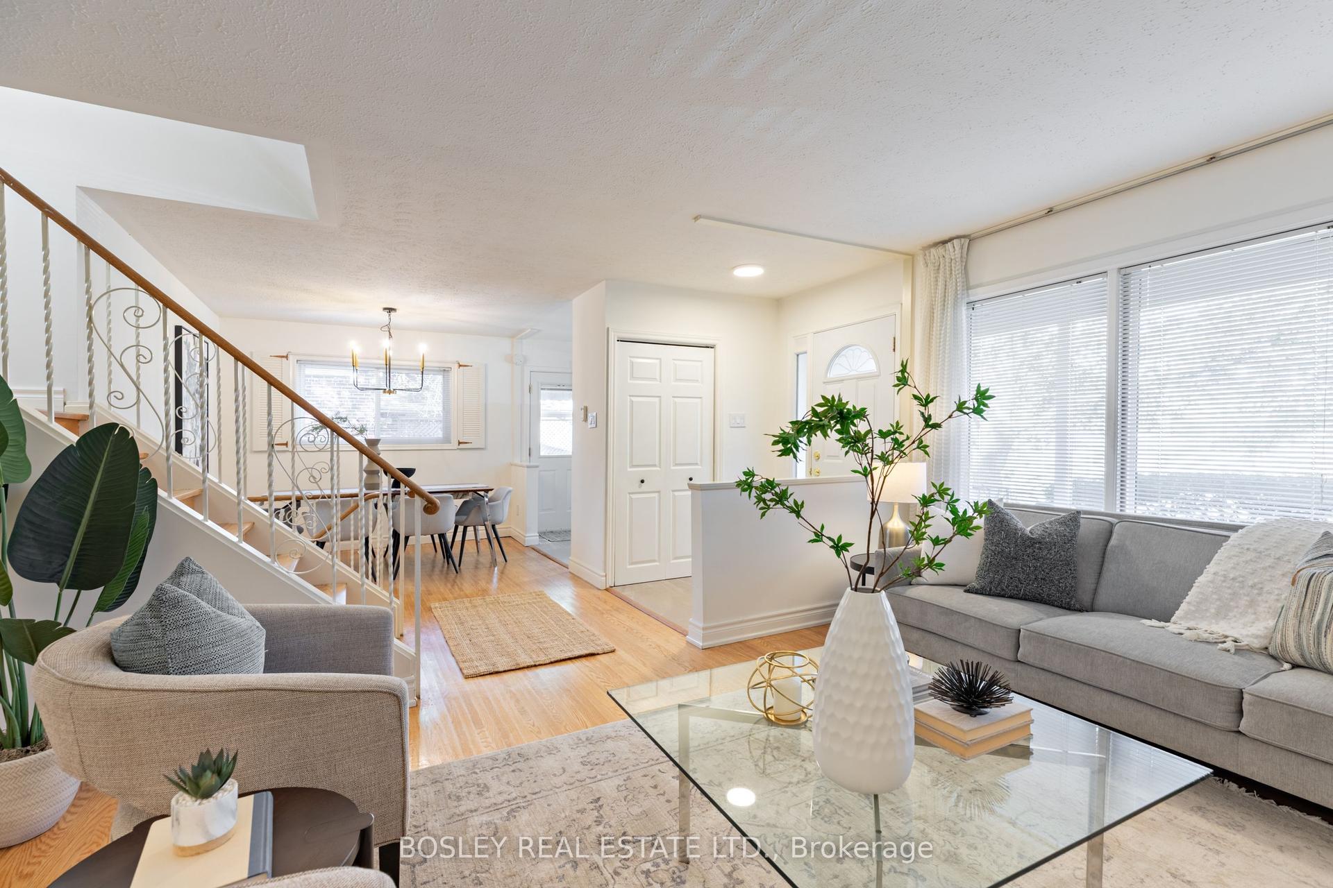 33 Roanoke Road, Toronto — Detached for sale, photo 1