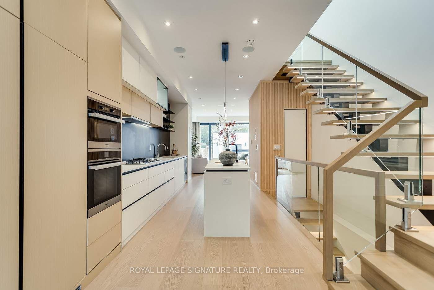 511 Woburn Avenue, Toronto — Detached for sale, photo 1