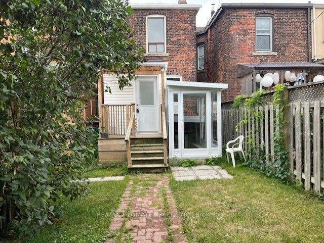 10 Hibernia Avenue Lower #Lower, Toronto — Townhouse for lease, photo 1