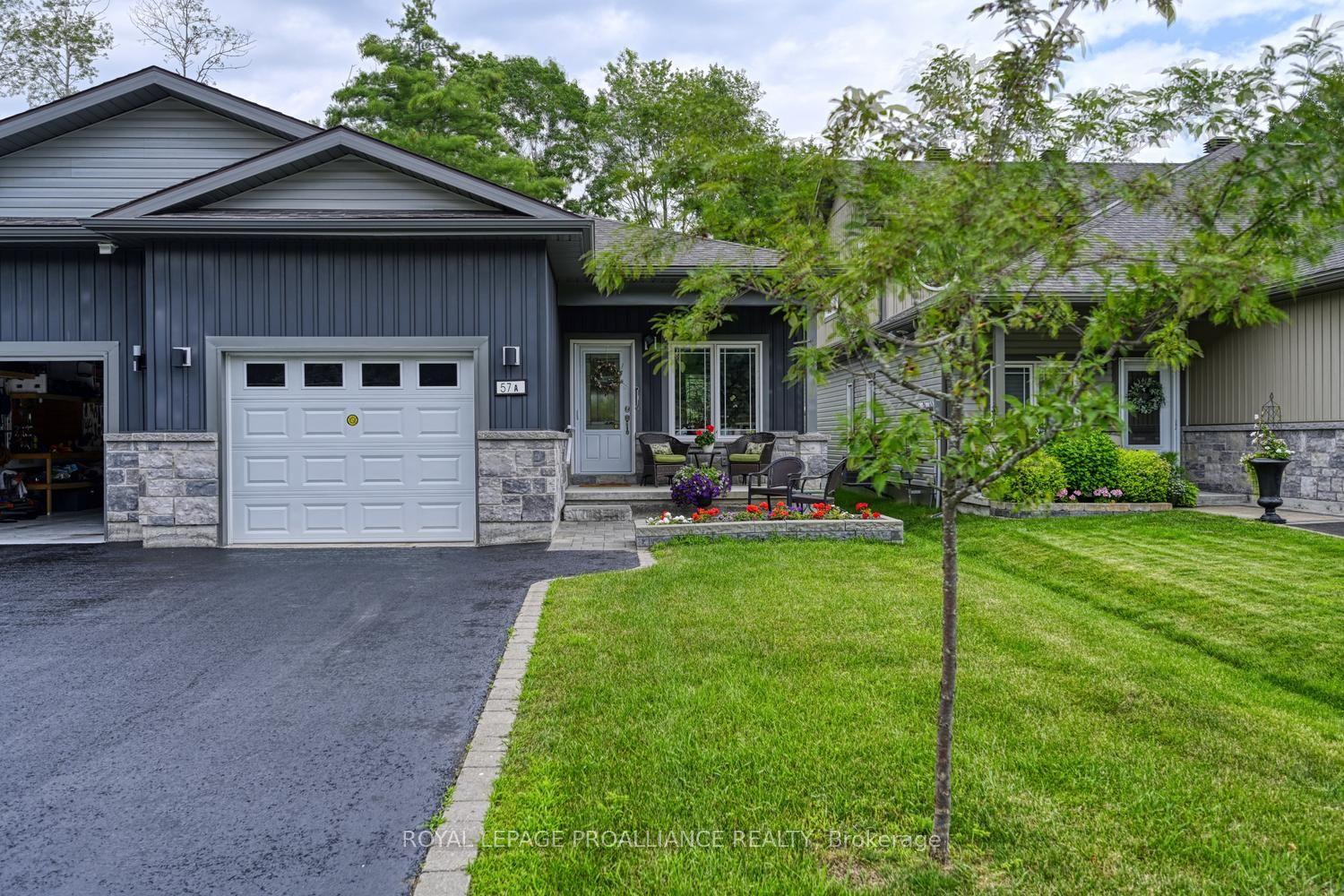 57 A Centre Street, Brockville — Townhouse for sale, photo 1