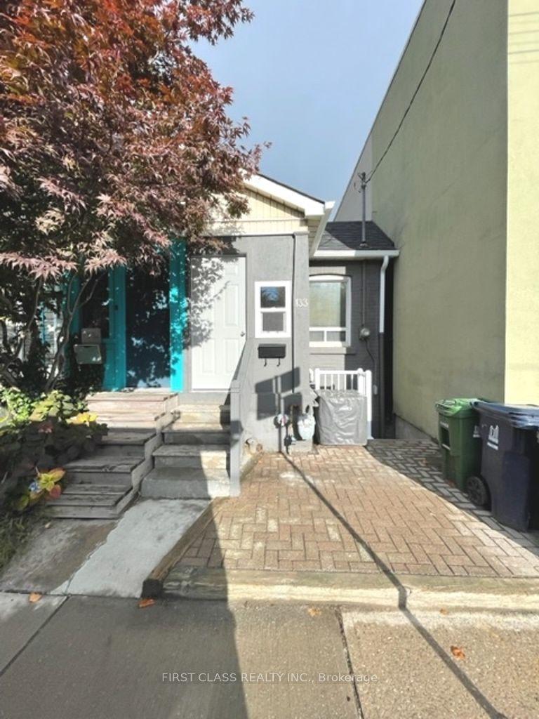 133 Coxwell Avenue E Bsmt #Bsmt, Toronto — Townhouse for lease, photo 1