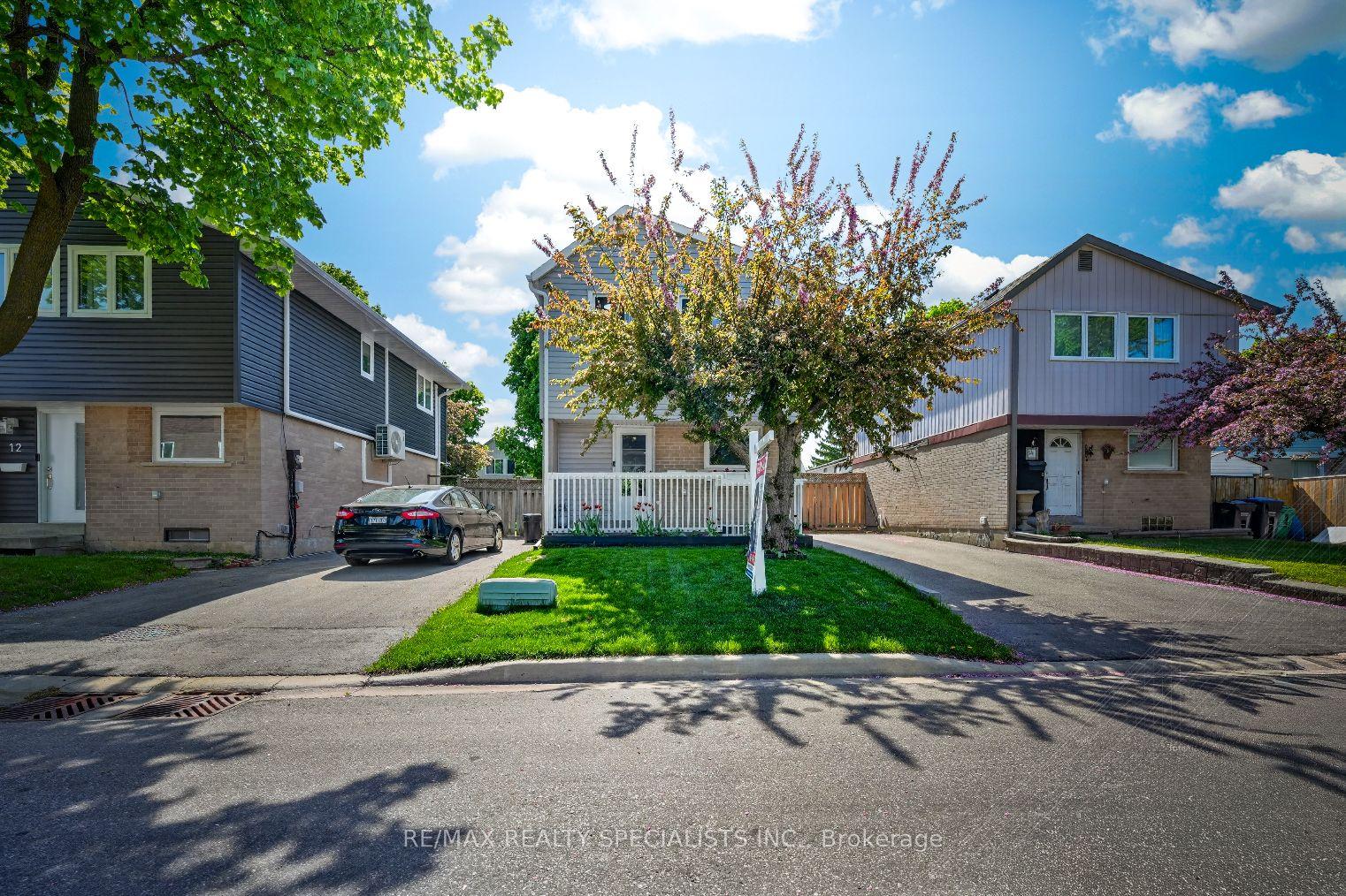 13 Hernon Court — photo 1