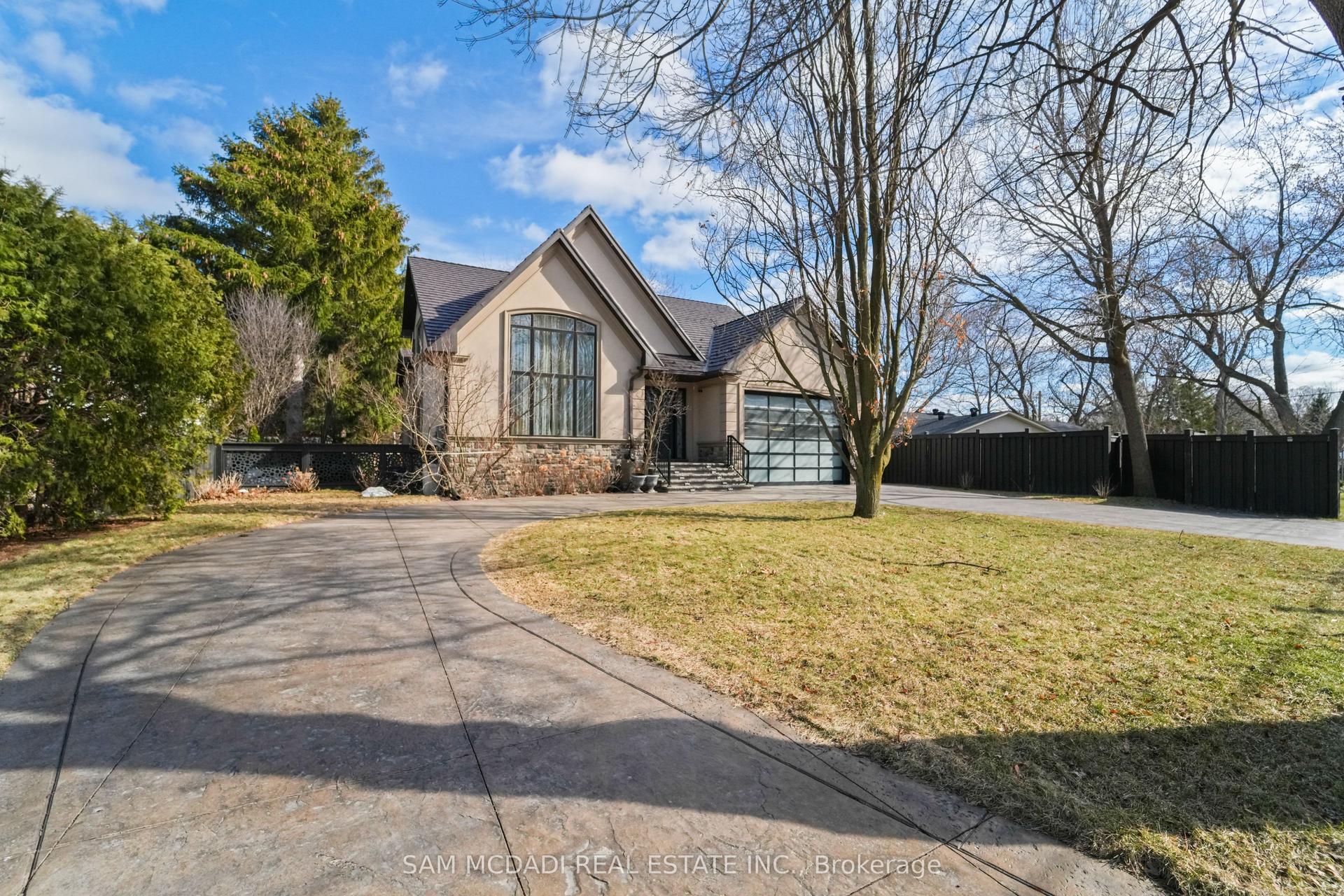 3168 Lakeshore Road W — photo 1