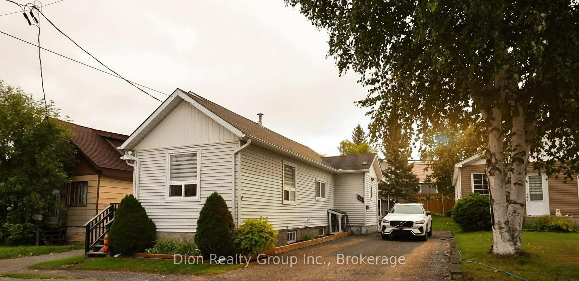 100 Duncan Avenue S, Kirkland Lake — Detached for sale, photo 1