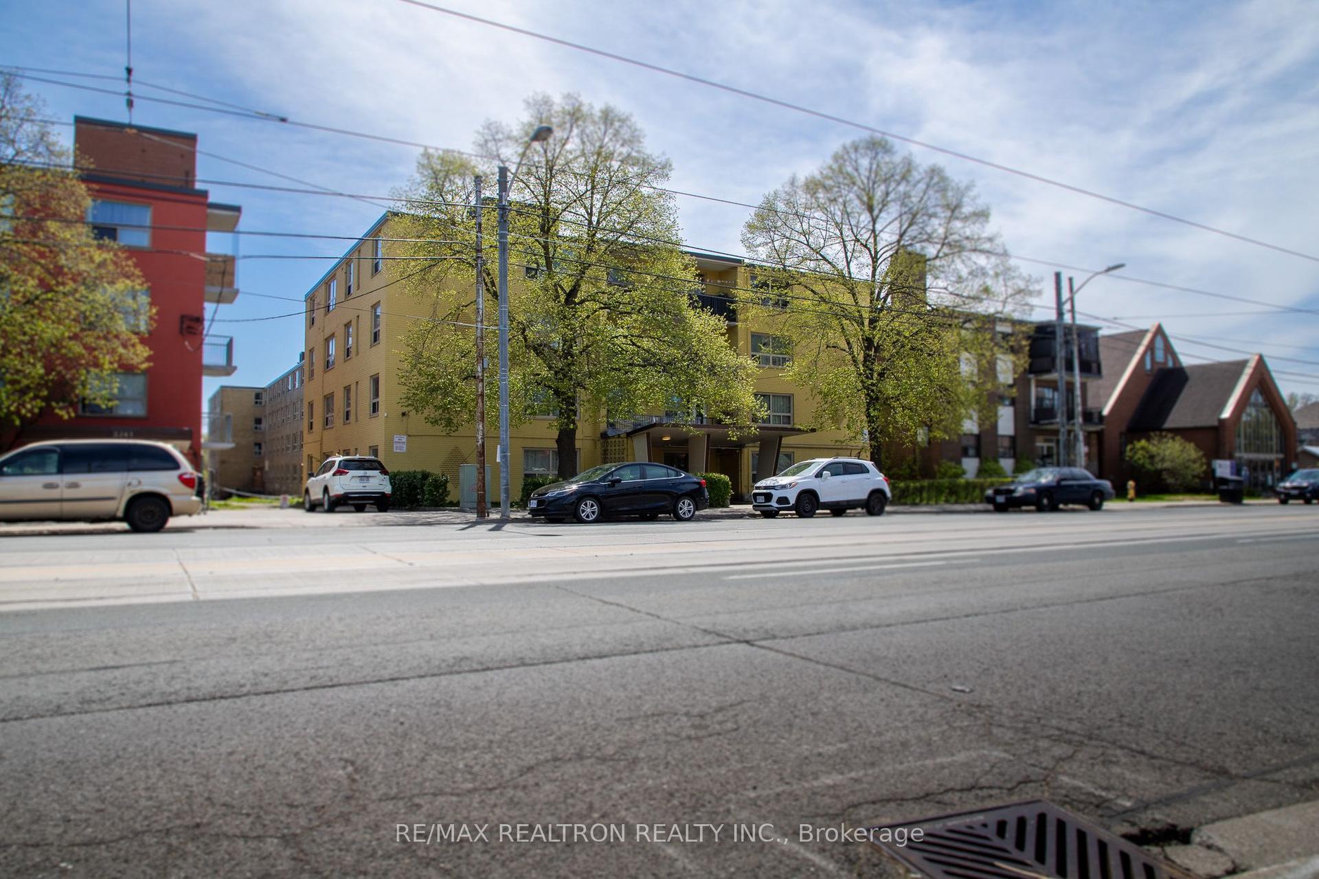 2369 Lake Shore Boulevard W 111 #111 — photo 1