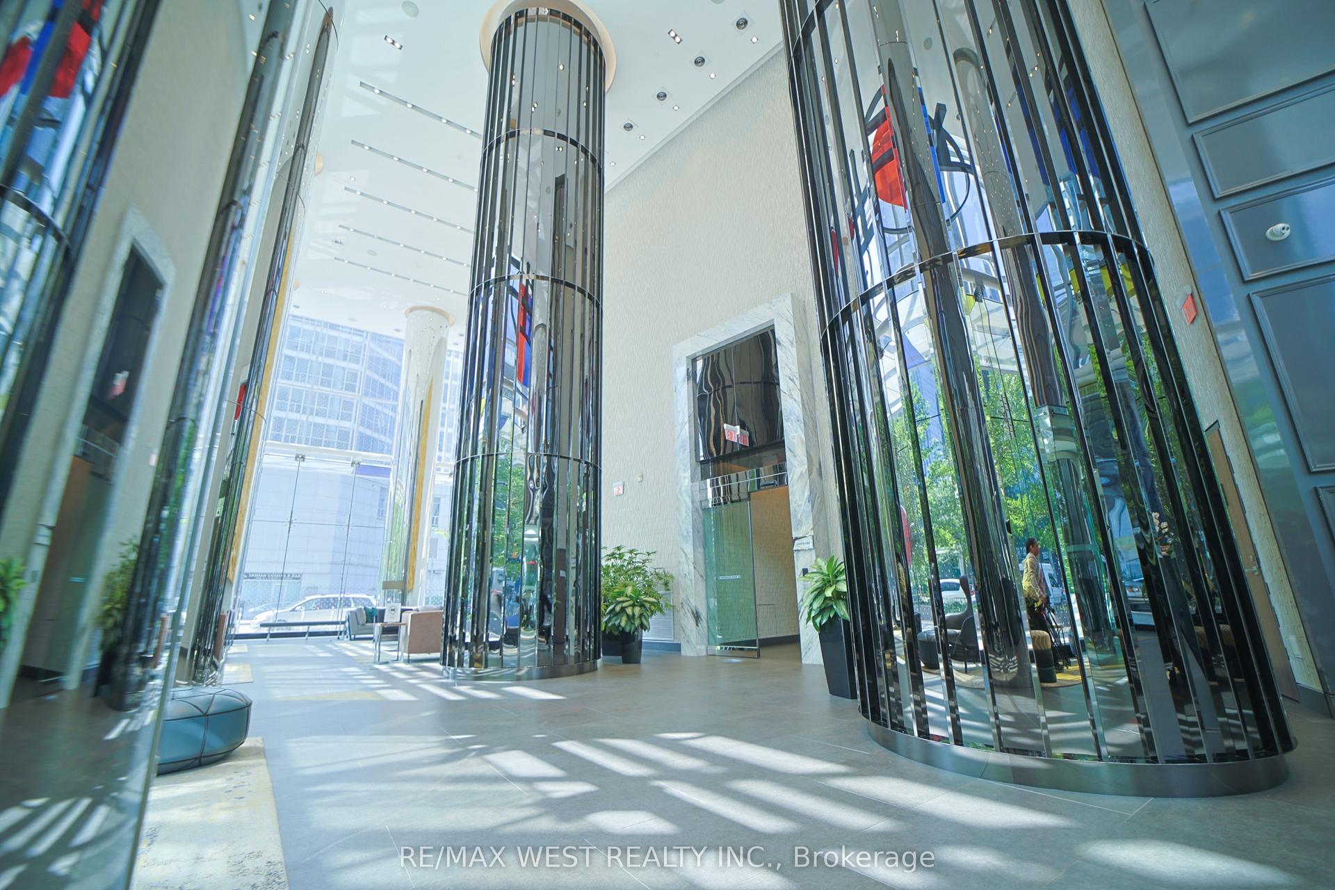 10 YORK Street 1101 #1101, Toronto — Condo for sale, photo 1