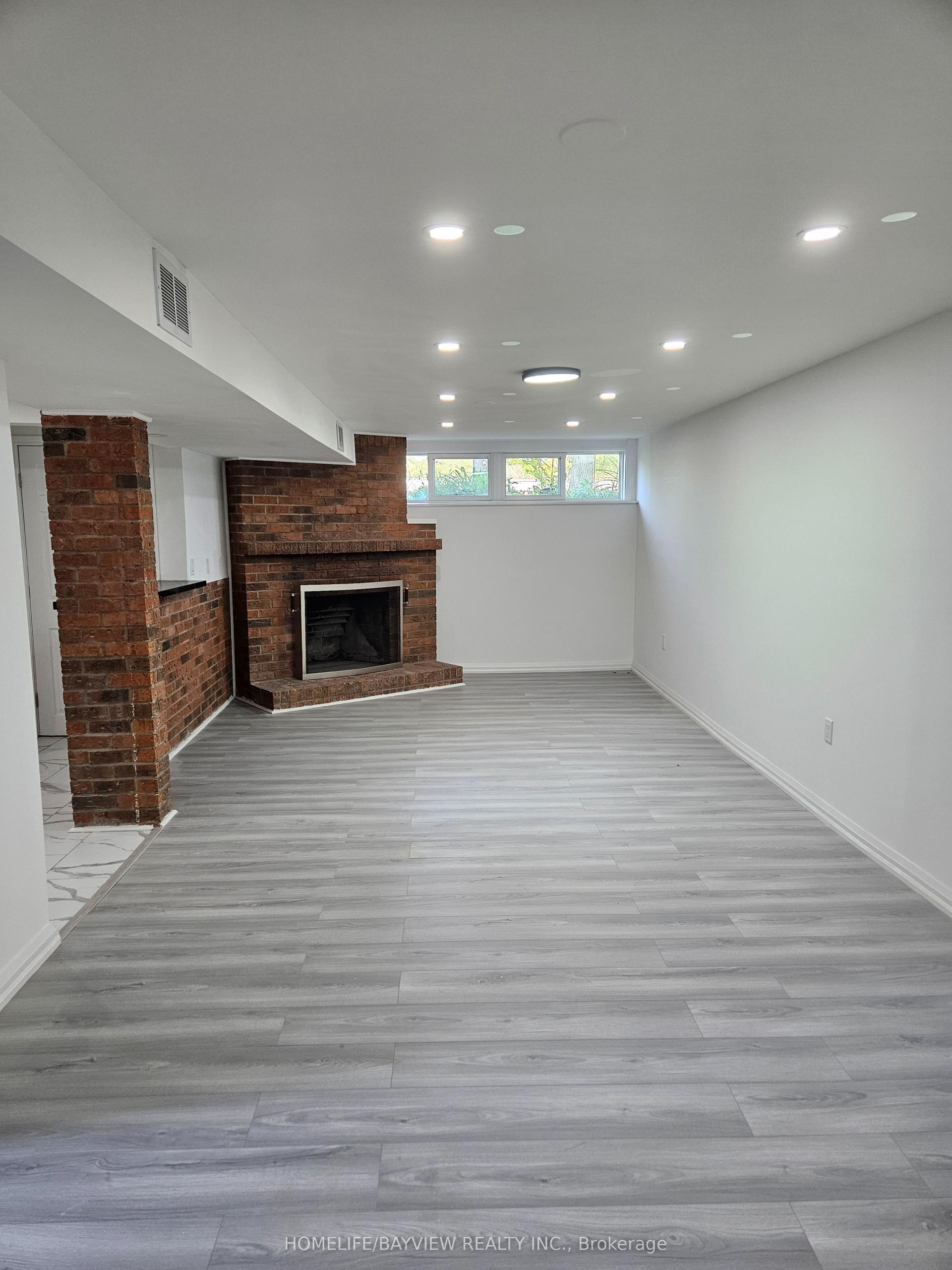 90 Longford Drive Lower #Lower — photo 1
