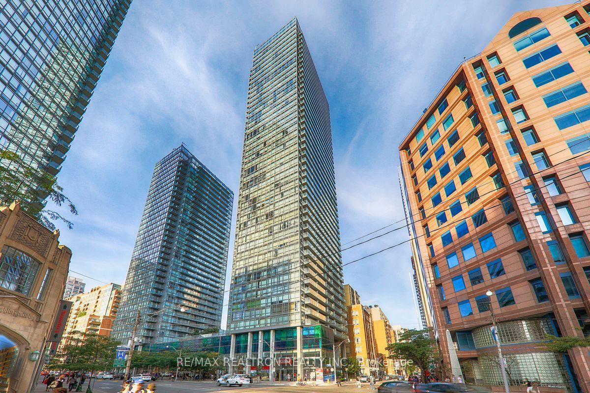 38 Grenville Street 3305 #3305, Toronto — Condo for lease, photo 1