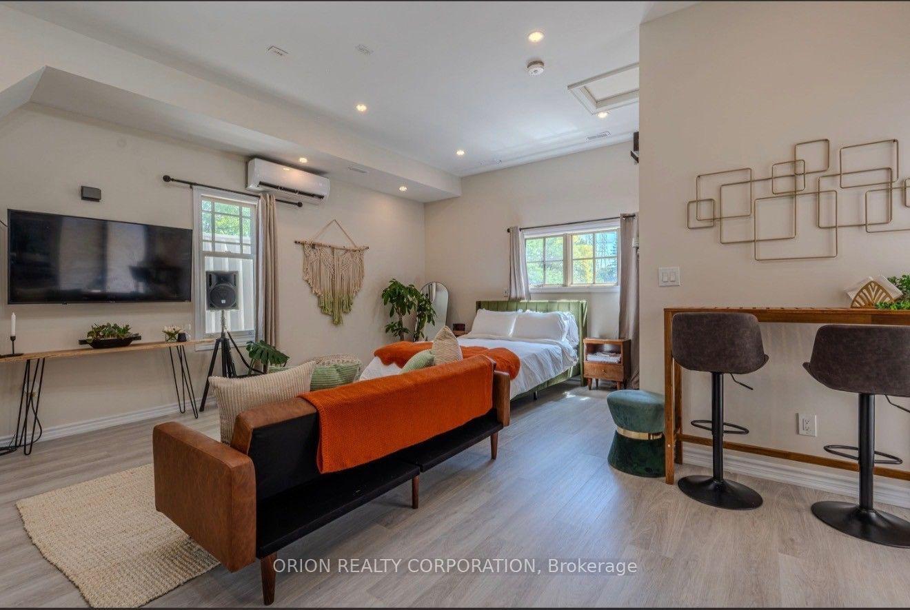1267 Fisher Avenue, Burlington — Detached for lease, photo 1